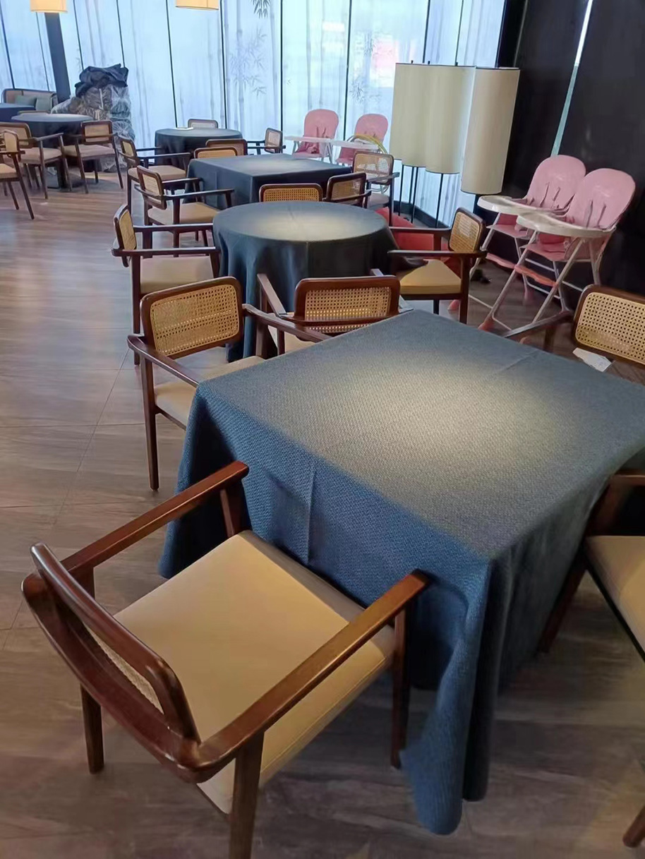 胡三桂餐厅大厅餐桌椅